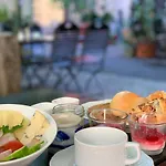 Zum Storch بيت ضيافة 3*